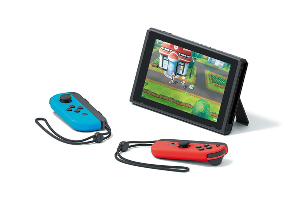Pass a Joy-Con to a friend to explore, battle and catch Pokémon together!